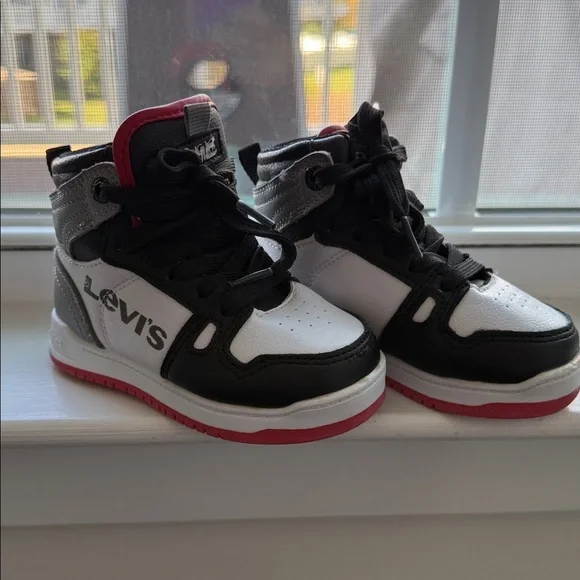 Levi's Black and White Kids High-Tops, size 6 - Picture 2 of 6